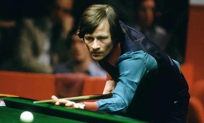 足球欧洲杯训练场出现意外，球员脚踝受伤