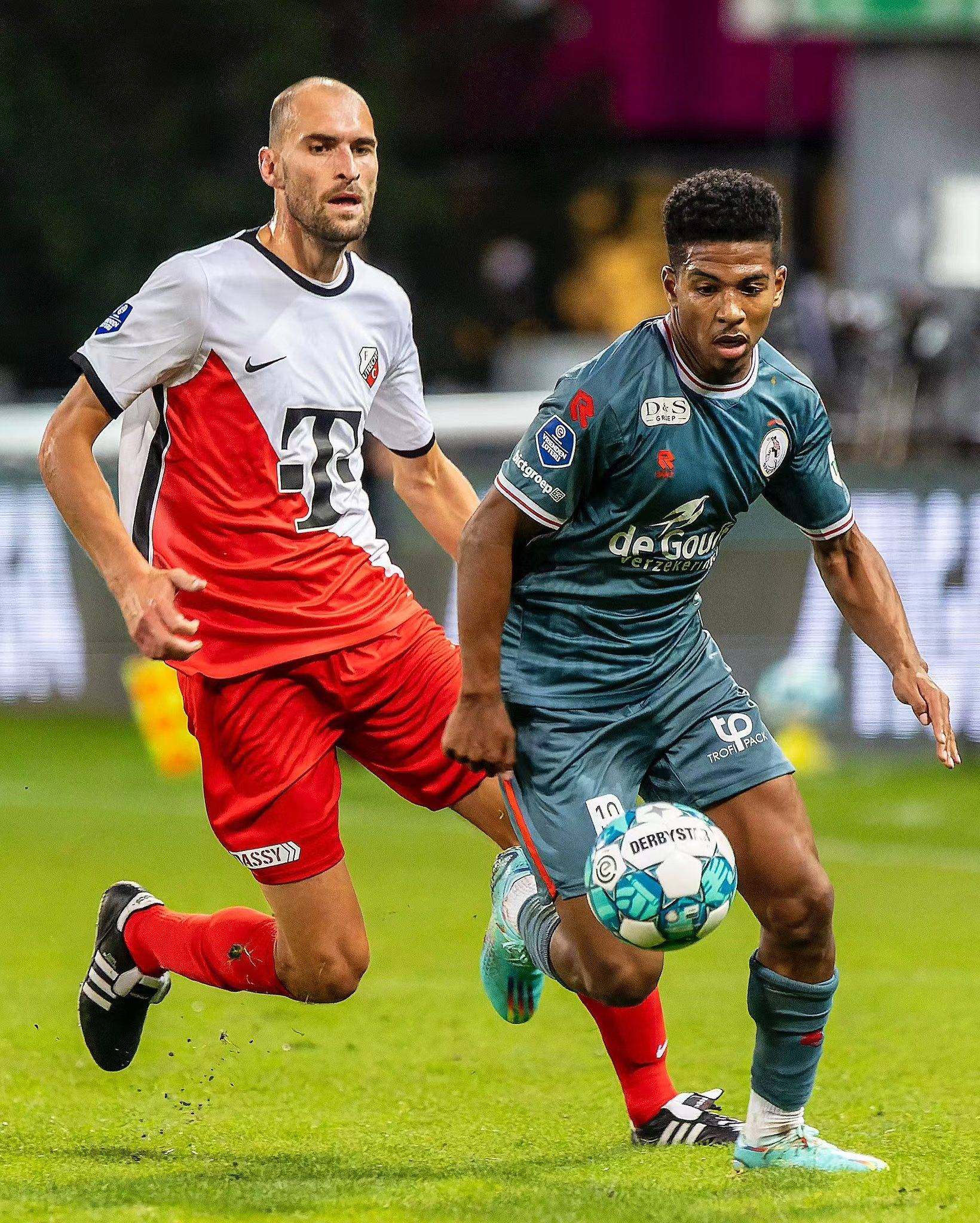 路攻击和中 路攻击和中