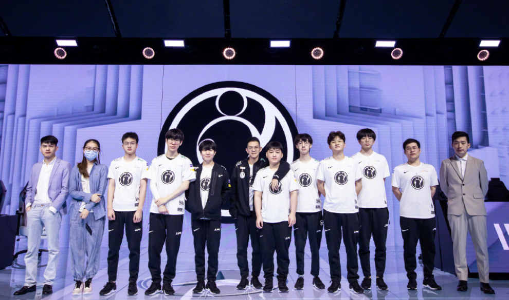 他多次利用 他多次利用